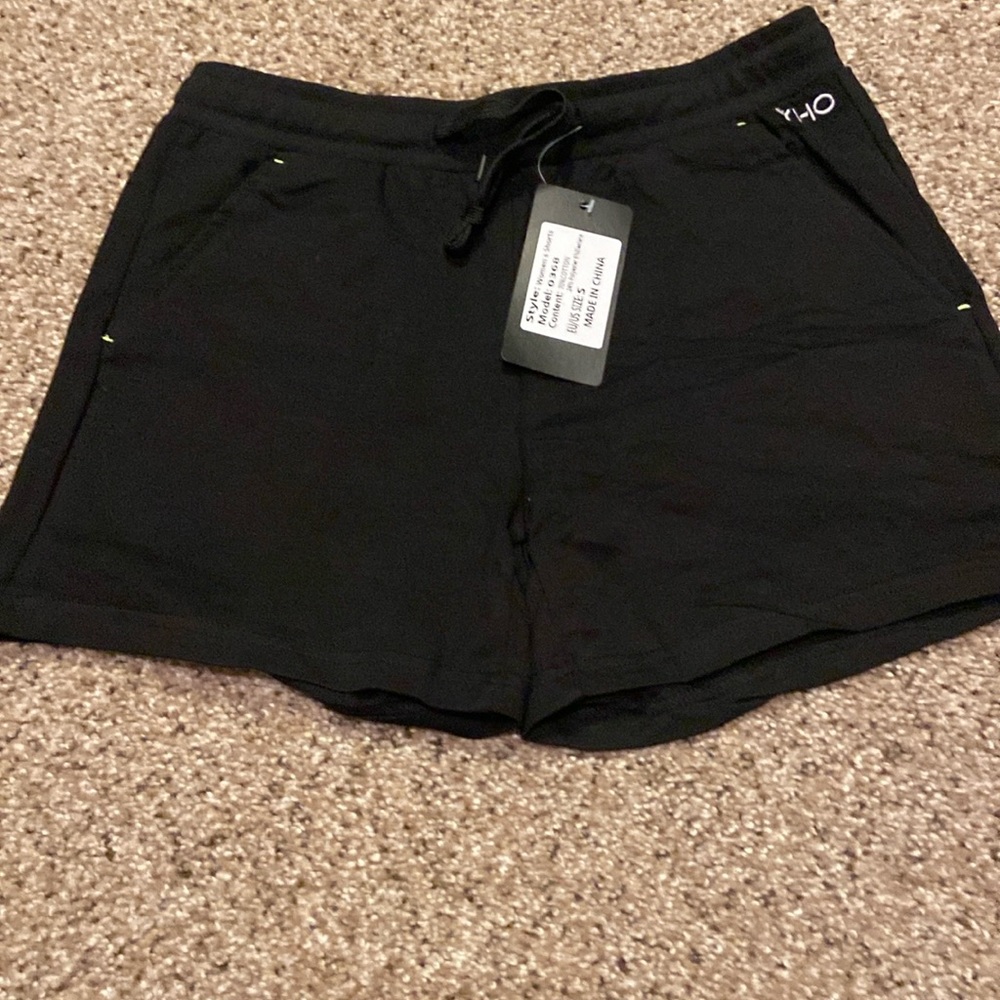 Athletic shorts